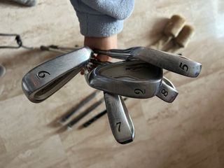 Juego de palos de golf Callaway y Ping