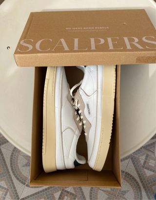 Zapatillas Scalpers Blancas y Beige