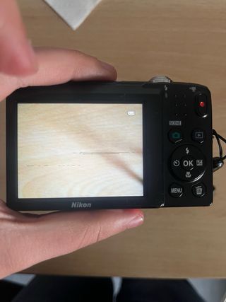 Cámara Digital Nikon Coolpix Roja