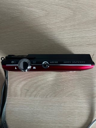 Cámara Digital Nikon Coolpix Roja