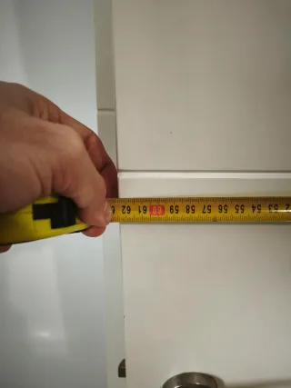 Dos puertas de madera macizas, 30€ cada una.