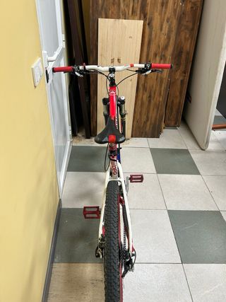 Bicicletta MTB Specialized Camber in buone condizioni