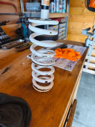 Molle elicoidali bianche 80-250