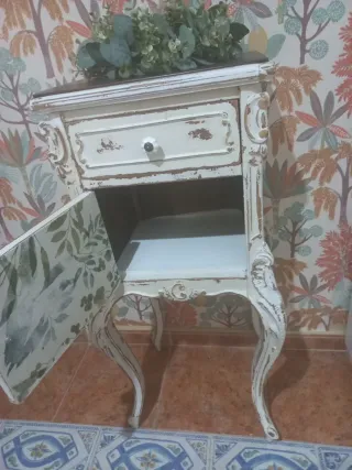 Mesita Auxiliar Antigua Renovada