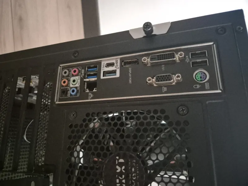 PC Gaming i5 9600k 16GB RAM SSD 500GB afbeelding 3
