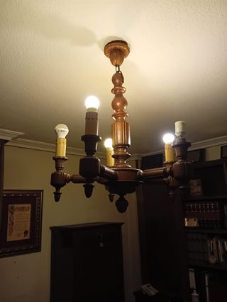 Lámpara de techo de madera rústica