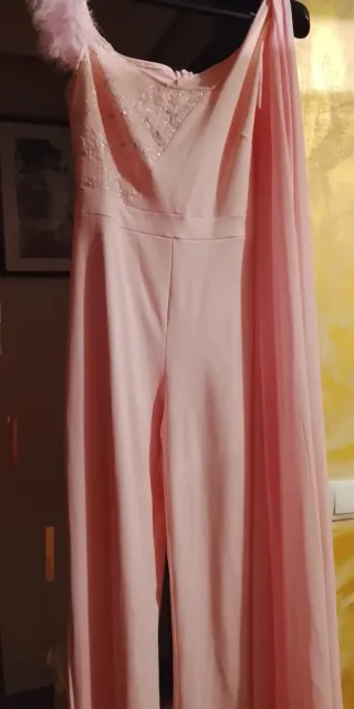 Mono Fiesta Rosa con Plumas