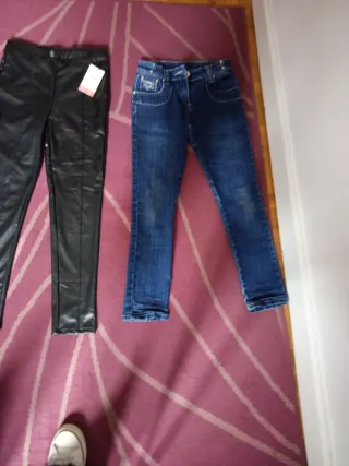 Pantalones vaqueros y de cuero