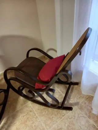 2 Mecedoras Rattan y Madera