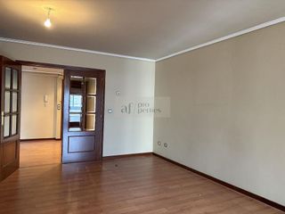 Piso en venta en Teis en Vigo