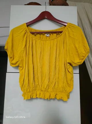 Camiseta corta amarilla