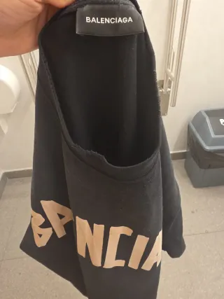 Camiseta Balenciaga Negra Beige Original