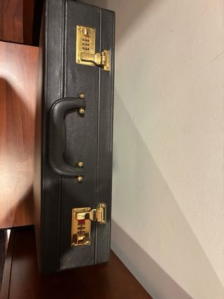 Maletín ejecutivo marrón