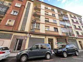 Local comercial en venta en Azpilagaña en Pamplona
