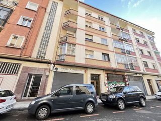 Local comercial en venta en Azpilagaña en Pamplona