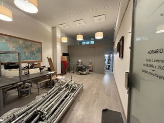 Local comercial en venta en Azpilagaña en Pamplona