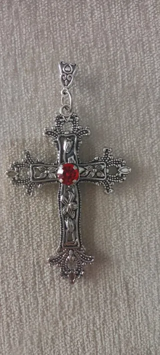 Collar Cruz Plata con Piedra Roja