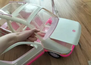 Minivan Barbie