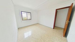 Piso en venta en Poligono Sur - La Oliva - Letanías en Sevilla