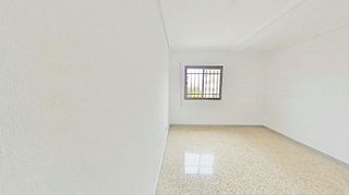 Piso en venta en Poligono Sur - La Oliva - Letanías en Sevilla