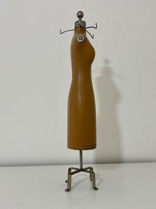 Maniquí expositor collares vintage