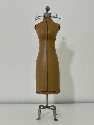 Maniquí expositor collares vintage