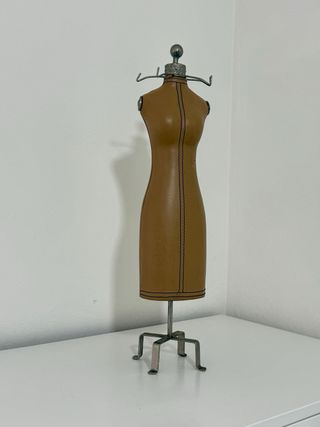 Maniquí expositor collares vintage