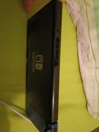 Nintendo Switch Azul y Amarillo