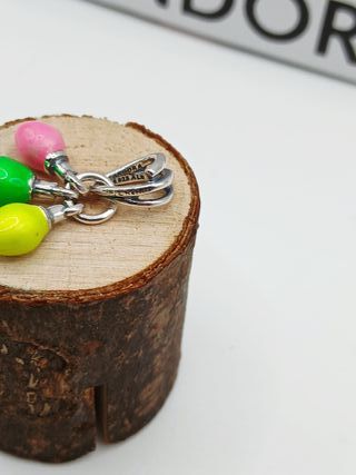 Charm Stranger Things Pandora brilla en la oscurid