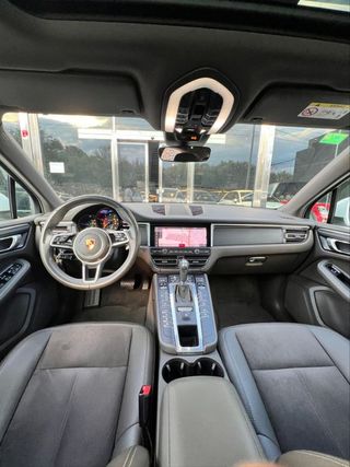PORSCHE Macan Macan
