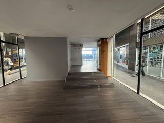 Local comercial en alquiler en Instituts - Ponent - Sota el Camí Ral en Granollers