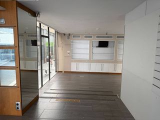 Local comercial en alquiler en Instituts - Ponent - Sota el Camí Ral en Granollers