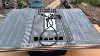 Mesa de corte Ryobi ETS-1525 a reparar