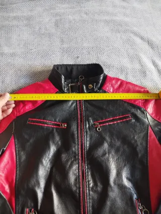 Chaqueta Talla XL Negra y Roja