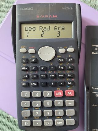 Calculadora Casio fx-82MS