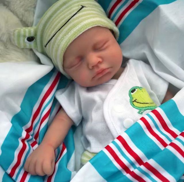 Bambola reborn neonato in silicone flessibile