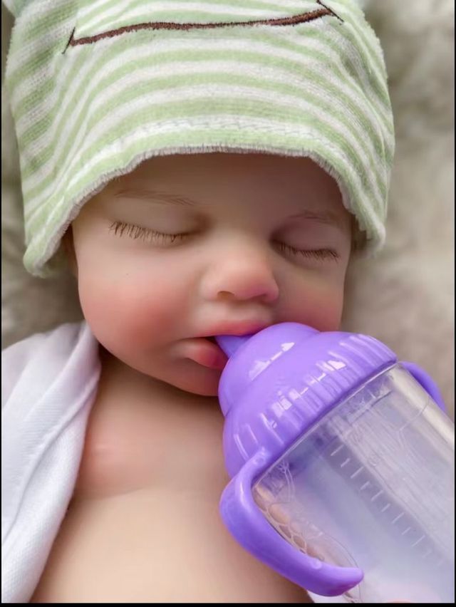 Bambola reborn neonato in silicone flessibile