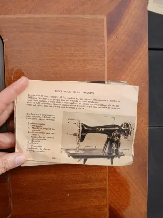 Máquina de coser antigua Alfa