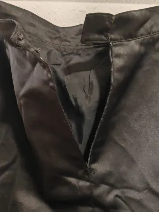 Falda tubo negra satinada Talla M