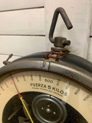 Báscula antigua Mobba