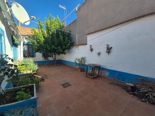 Chalet en venta en El Poblado - Abulagar en Puertollano