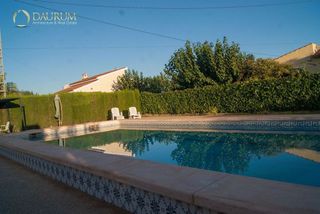 Chalet en venta en Novelda