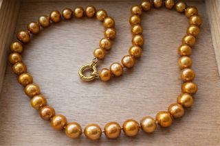 Collar Perlas Naturales Doradas