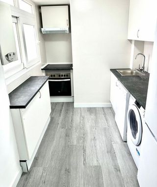 Piso en alquiler en Media Legua en Madrid