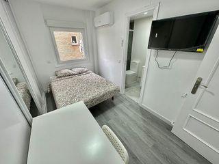 Piso en alquiler en Media Legua en Madrid