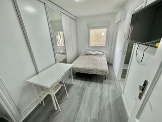 Piso en alquiler en Media Legua en Madrid