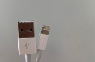 Caricatore Auto Belkin 12W 2.4A USB