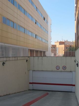 Oficina en alquiler en Parque Alcosa - Jardines del Edén en Sevilla