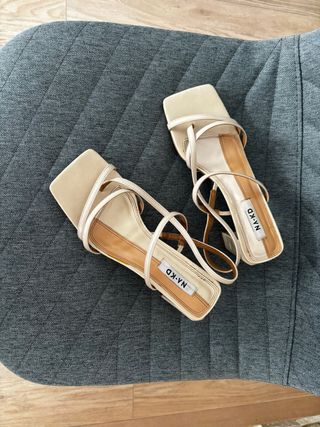 Sandalias NA-KD Beige