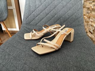 Sandalias NA-KD Beige